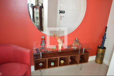 Hall de entrada no imóvel de apartamento para alugar com 3 quartos, 104m² em Vila Mariana, São Paulo