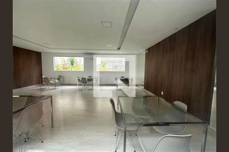 Apartamento à venda com 2 quartos, 57m² em Planalto, Belo Horizonte