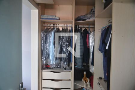 Closet da suíte de casa para alugar com 3 quartos, 260m² em Jardim Las Vegas, Santo André
