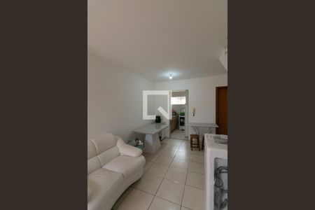 Sala de casa à venda com 2 quartos, 70m² em Céu Azul, Belo Horizonte