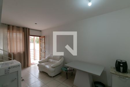 Sala de casa à venda com 2 quartos, 70m² em Céu Azul, Belo Horizonte