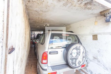 Garagem de casa à venda com 3 quartos, 172m² em Santa Tereza, Belo Horizonte