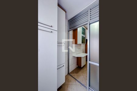 Área de Serviço de apartamento para alugar com 3 quartos, 70m² em Jardim Analia Franco, São Paulo