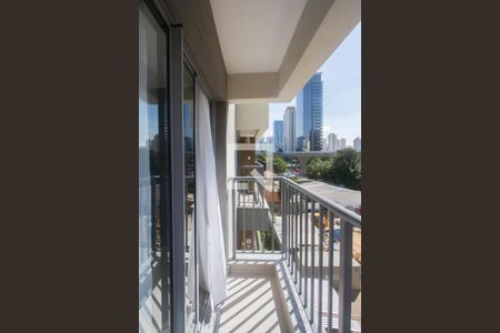 Varanda de kitnet/studio para alugar com 1 quarto, 24m² em Vila Cordeiro, São Paulo