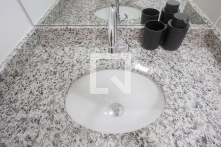Banheiro de kitnet/studio para alugar com 1 quarto, 24m² em Vila Cordeiro, São Paulo