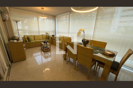 Sala de apartamento à venda com 4 quartos, 210m² em Moema, São Paulo