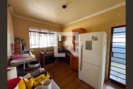 Cozinha de casa à venda com 3 quartos, 192m² em Jardim Vera Cruz, Contagem