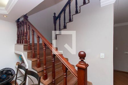 Escada de casa à venda com 3 quartos, 231m² em Bortolândia, São Paulo