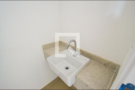 Lavabo de apartamento à venda com 2 quartos, 75m² em Serra, Belo Horizonte