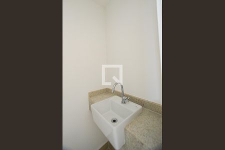 Lavabo de apartamento à venda com 2 quartos, 75m² em Serra, Belo Horizonte