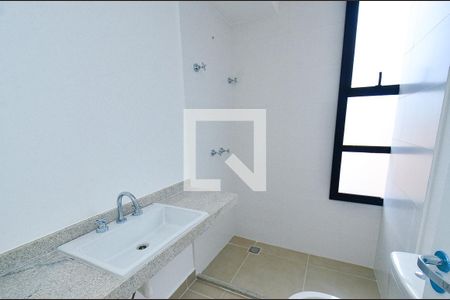 Banheiro/Suíte 1 de apartamento à venda com 2 quartos, 131m² em Serra, Belo Horizonte