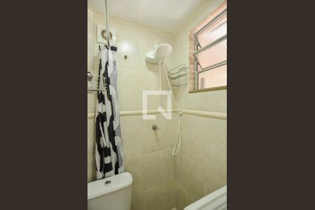 Banheiro de kitnet/studio para alugar com 1 quarto, 22m² em Tijuca, Rio de Janeiro