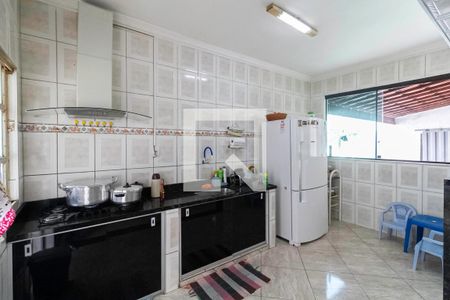 Cozinha de casa à venda com 3 quartos, 150m² em Santa Monica, Belo Horizonte