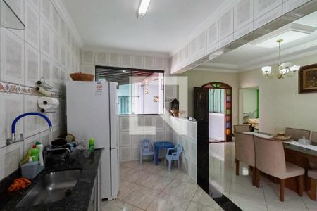 Cozinha de casa à venda com 3 quartos, 150m² em Santa Monica, Belo Horizonte
