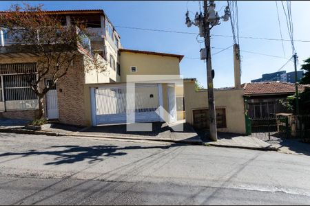 Fachada de casa de condomínio à venda com 2 quartos, 100m² em Vila Pereira Cerca, São Paulo