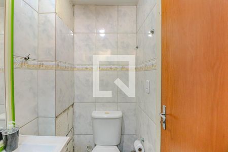 Banheiro de apartamento à venda com 2 quartos, 39m² em Rubem Berta, Porto Alegre