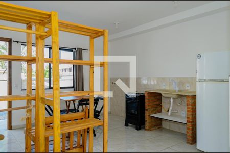 Sala / Quarto / Cozinha de kitnet/studio para alugar com 1 quarto, 28m² em Campeche, Florianópolis