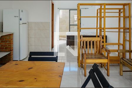 Sala / Quarto / Cozinha de kitnet/studio para alugar com 1 quarto, 28m² em Campeche, Florianópolis
