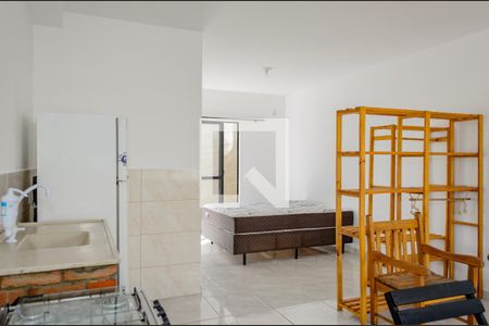 Sala / Quarto / Cozinha de kitnet/studio para alugar com 1 quarto, 28m² em Campeche, Florianópolis