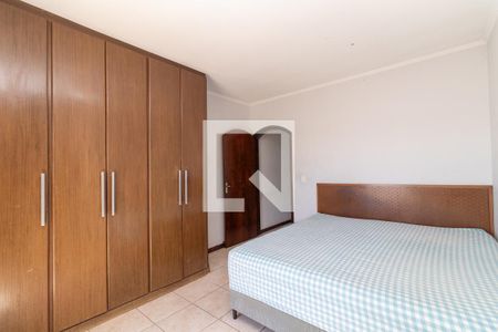 Suíte de casa à venda com 4 quartos, 300m² em Jardim Piratininga, São Paulo