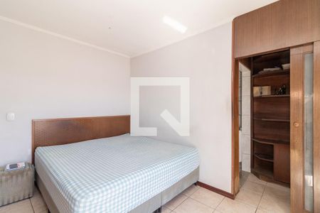 Suíte de casa à venda com 4 quartos, 300m² em Jardim Piratininga, São Paulo