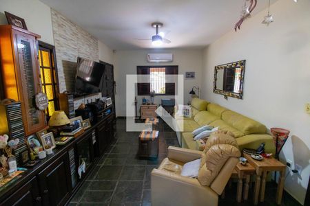 Sala de casa à venda com 3 quartos, 300m² em Itaipu, Niterói