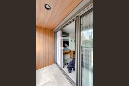Varanda de kitnet/studio para alugar com 1 quarto, 24m² em Vila Regente Feijó, São Paulo