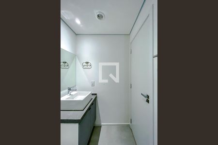 Banheiro de kitnet/studio para alugar com 1 quarto, 24m² em Vila Regente Feijó, São Paulo