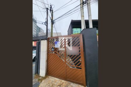 Fachada de casa à venda com 4 quartos, 220m² em Carandiru, São Paulo