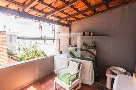 Área de Serviço da Casa de Fundos de casa à venda com 7 quartos, 600m² em Santa Cruz, Belo Horizonte