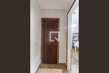 Quarto 2 da Casa de Fundos de casa à venda com 7 quartos, 600m² em Santa Cruz, Belo Horizonte
