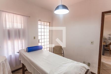 Sala da Casa de Fundos de casa à venda com 7 quartos, 600m² em Santa Cruz, Belo Horizonte