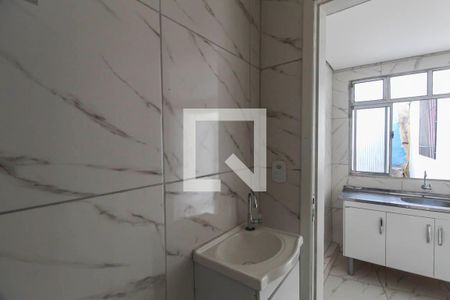 Banheiro de casa para alugar com 2 quartos, 60m² em Vila Alpina, São Paulo