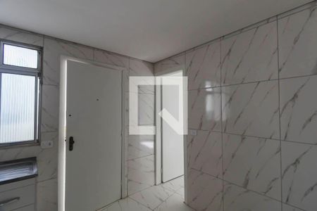 Cozinha de casa para alugar com 2 quartos, 60m² em Vila Alpina, São Paulo