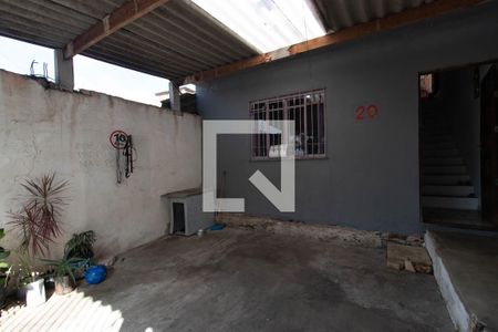 Garagem de casa para alugar com 2 quartos, 200m² em Conjunto Habitacional Jova Rural, São Paulo