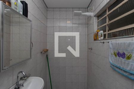 Banheiro de casa para alugar com 2 quartos, 200m² em Conjunto Habitacional Jova Rural, São Paulo
