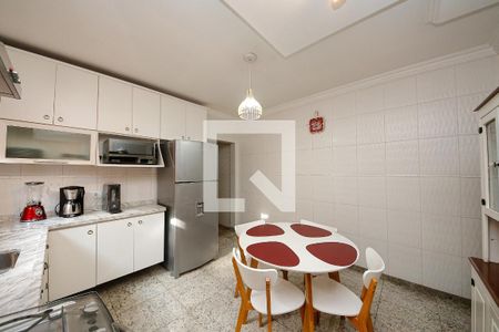 Cozinha de casa à venda com 4 quartos, 250m² em Vila Antonieta, São Paulo