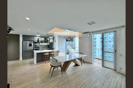 Sala de apartamento à venda com 3 quartos, 135m² em Barra da Tijuca, Rio de Janeiro