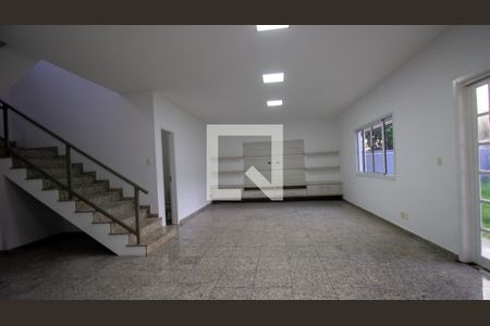 Sala de casa de condomínio à venda com 4 quartos, 120m² em Vargem Pequena, Rio de Janeiro