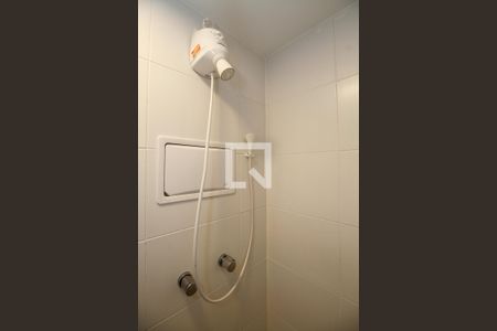 Banheiro de kitnet/studio à venda com 1 quarto, 26m² em Vila Madalena, São Paulo