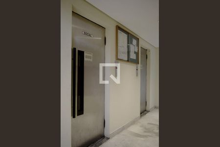 Hall de entrada de apartamento à venda com 2 quartos, 63m² em Pinheiros, São Paulo
