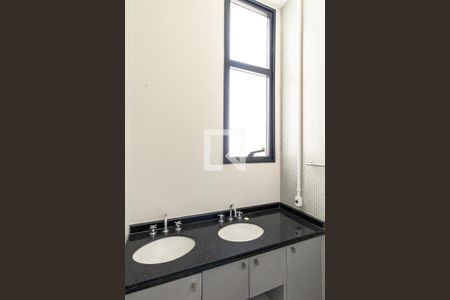 Banheiro da Suíte 1 de apartamento à venda com 2 quartos, 127m² em Itaim Bibi, São Paulo