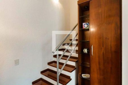 Escada de apartamento à venda com 1 quarto, 71m² em Vila Madalena, São Paulo