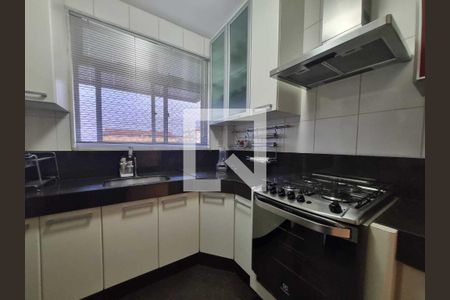 Cozinha de apartamento para alugar com 2 quartos, 90m² em São Lucas, Belo Horizonte