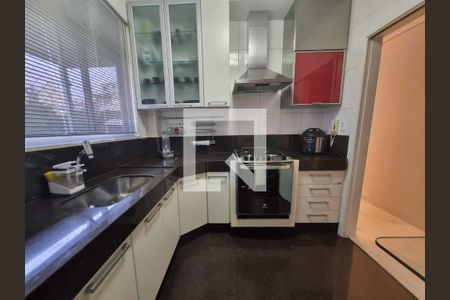 Cozinha de apartamento para alugar com 2 quartos, 90m² em São Lucas, Belo Horizonte
