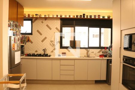 Cozinha de apartamento à venda com 3 quartos, 200m² em Vila Hamburguesa, São Paulo