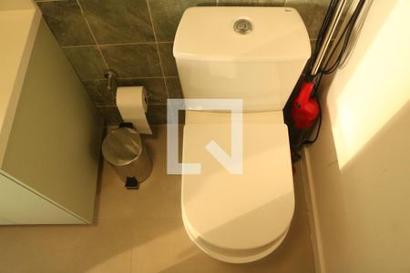 Lavabo de apartamento à venda com 3 quartos, 200m² em Vila Hamburguesa, São Paulo