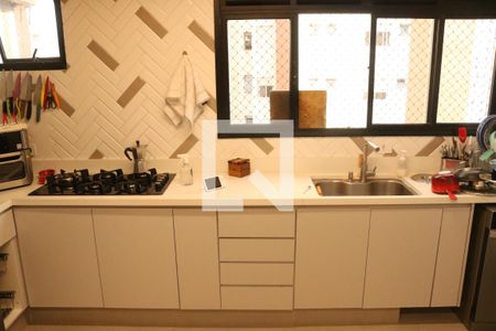 Cozinha de apartamento à venda com 3 quartos, 200m² em Vila Hamburguesa, São Paulo