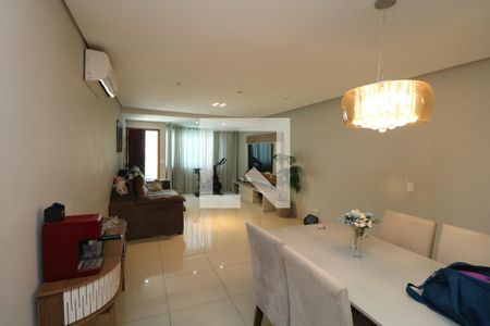 Sala de casa à venda com 3 quartos, 190m² em Chácara Mafalda, São Paulo