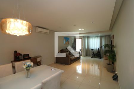 Sala de casa à venda com 3 quartos, 190m² em Chácara Mafalda, São Paulo